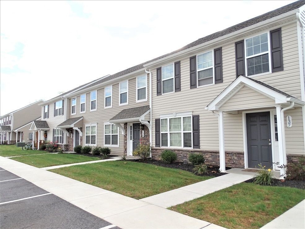 44 Erin Court, New Oxford, PA 17350 Apartment for Rent in New Oxford