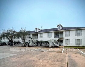 Building Photo - 7324 Menlo Dr