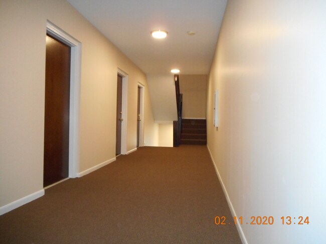 Foto del edificio - 244 N Smith St