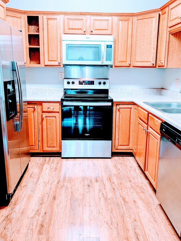 All stainless steel appliances - 900 Mountain Creek Rd