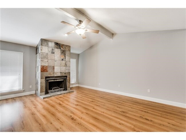 Building Photo - 5107 Leralynn St