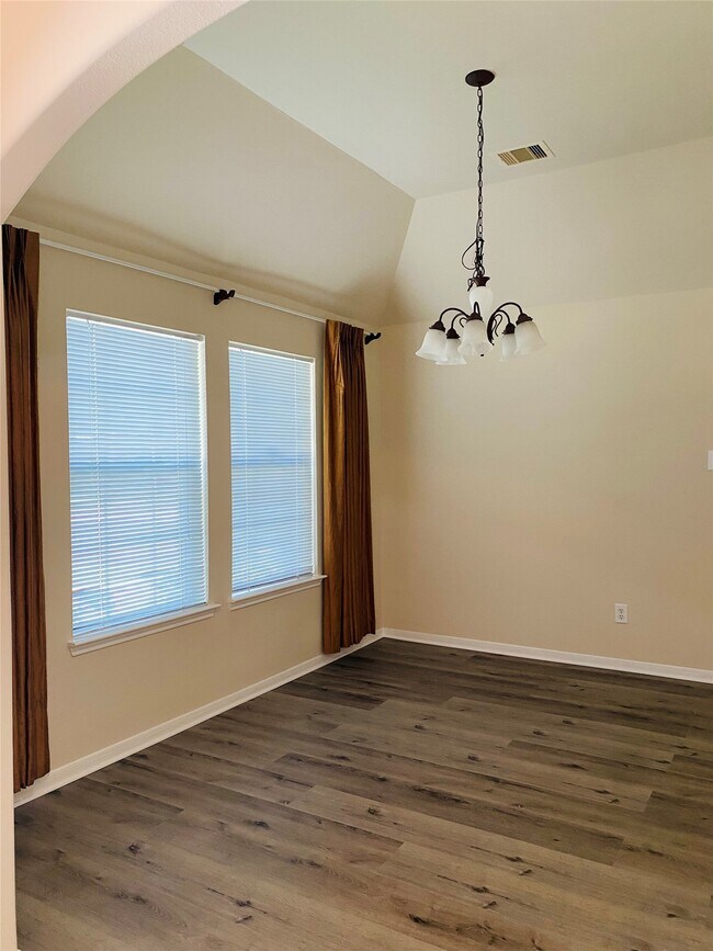Foto del edificio - 24710 Cobble Canyon Ln