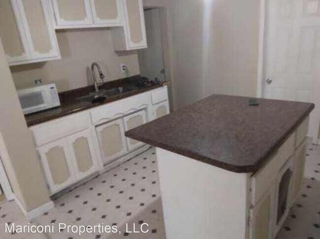 Building Photo - 4 br, 1 bath House - 123 w cherry