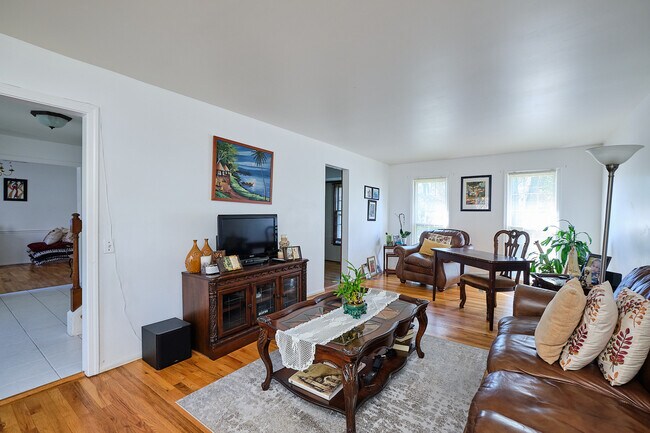 Foto del edificio - 9124 Orchard Brook Dr