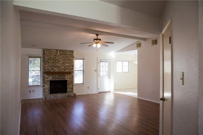 Foto del edificio - 5912 Shreveport Dr