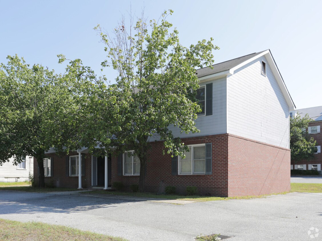 Primary Photo - 3300 12th Ave