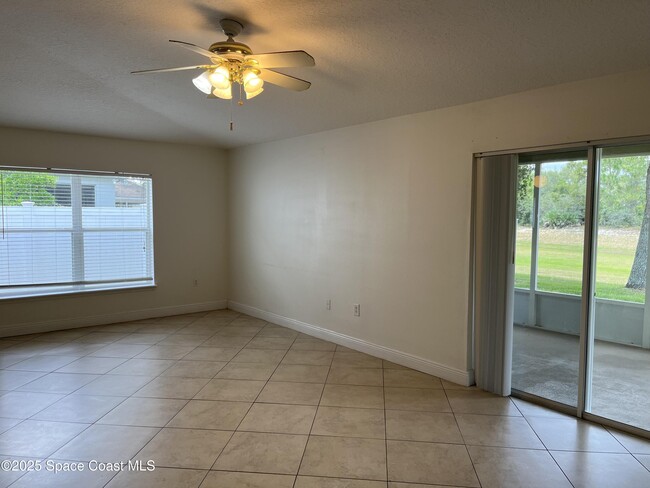 Building Photo - 707 Mason Dr