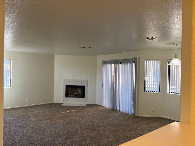 2 Bedroom Condo In Las Vegas