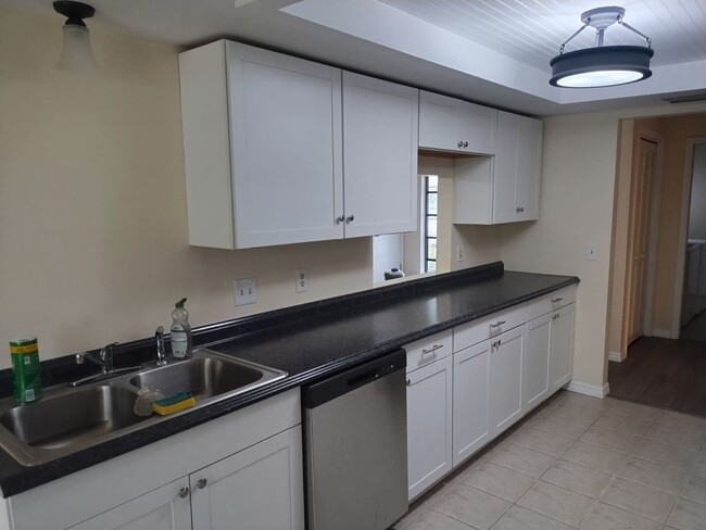 Building Photo - 3/2/2 Gem in Sugarmill Woods!!!