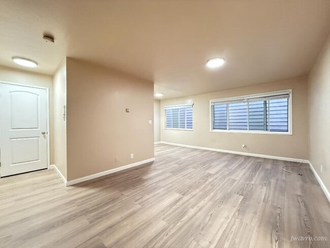 Building Photo - 690 Bradford St