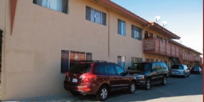 Primary Photo - 127 E Bunny Ave