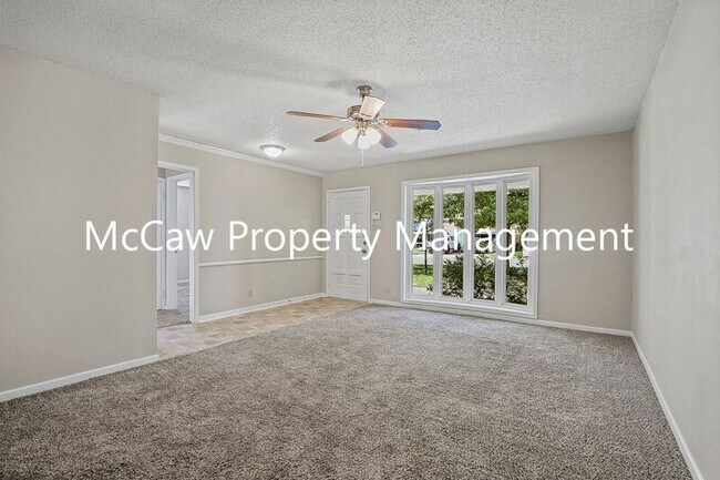 Building Photo - 1110 Rosedale Dr