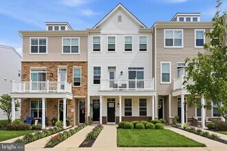 Building Photo - 4818 Franklin Cir