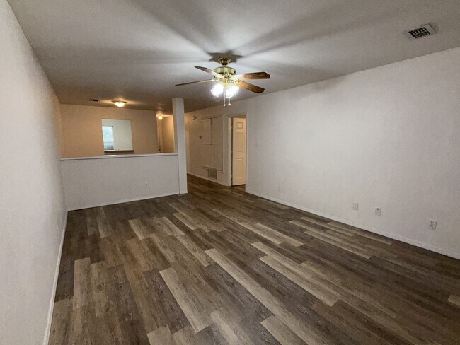 Foto del edificio - 105 S 1st St