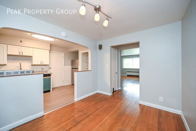 Foto del edificio - 203 Loraine Ave