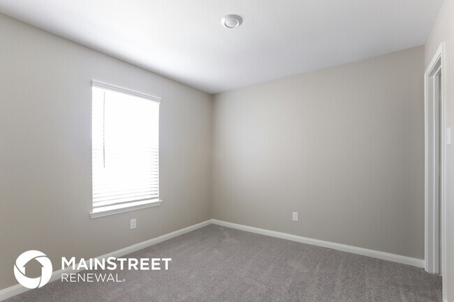 Foto del edificio - 25221 Dickens Dr
