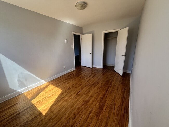 Building Photo - 445 Covert St
