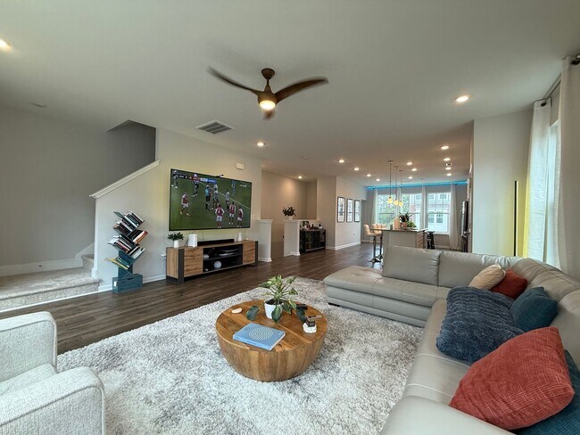 Foto del edificio - 1228 Commack Dr