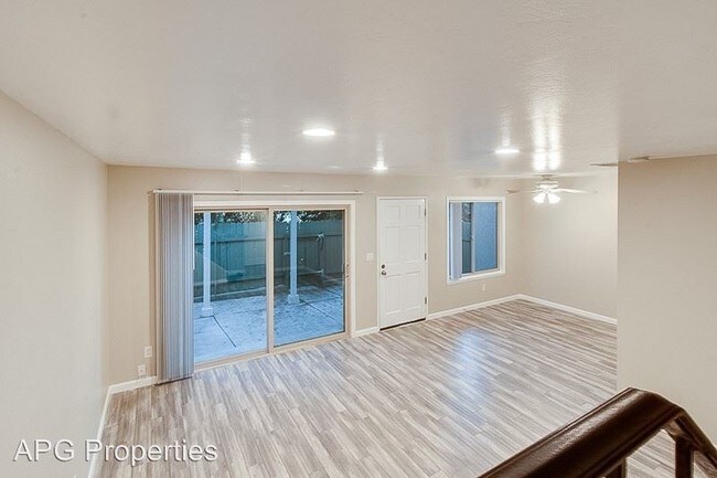 Building Photo - 3 br, 1.5 bath House - 401 N Beth St Unit C