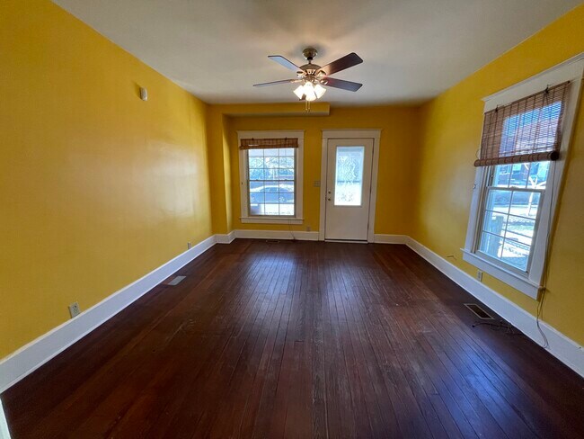 Foto del edificio - 235 N Oxford St