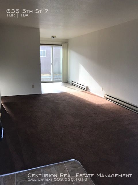 Building Photo - 635 S 5th St