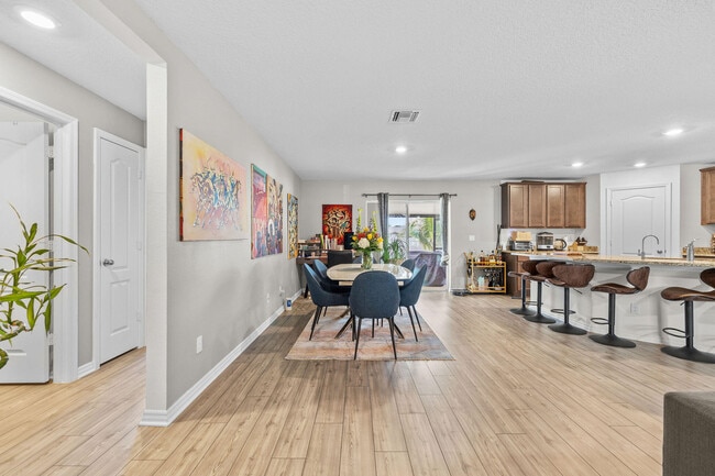 Building Photo - 2626 SW Monterrey Ln