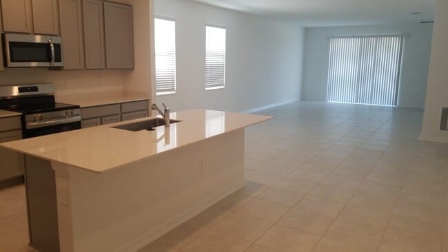 cocina abierta - 1427 Brentwood Dr