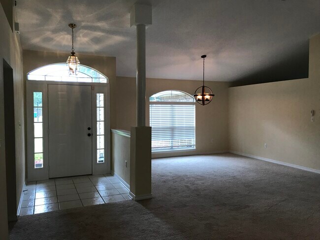 Building Photo - 517 Samana Way