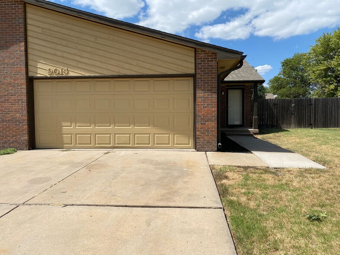 Eastside Townhome - Eastside  Townhome