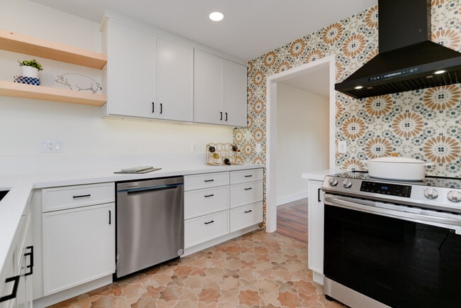 Building Photo - 4373 Loma Riviera Ct