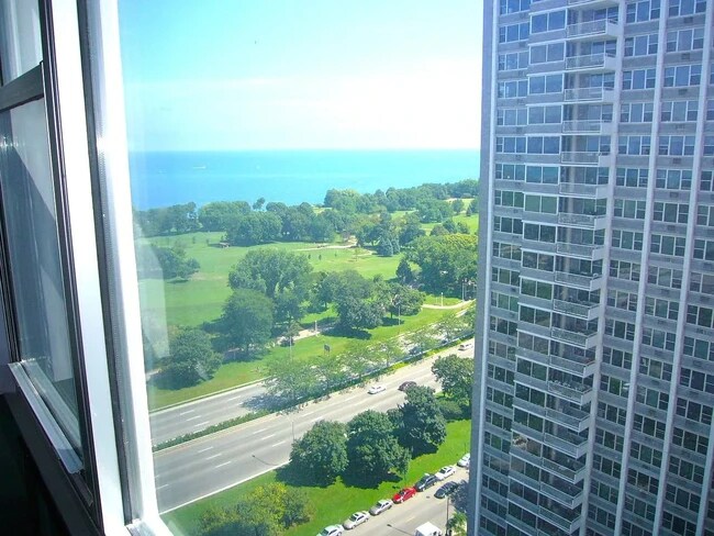 Photo - 4250 N Marine Dr Apartment