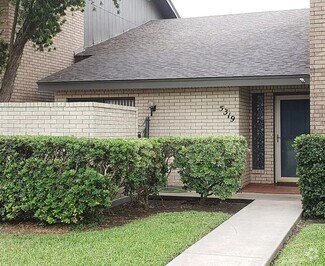 Building Photo - 5319 Palm Valley Dr N
