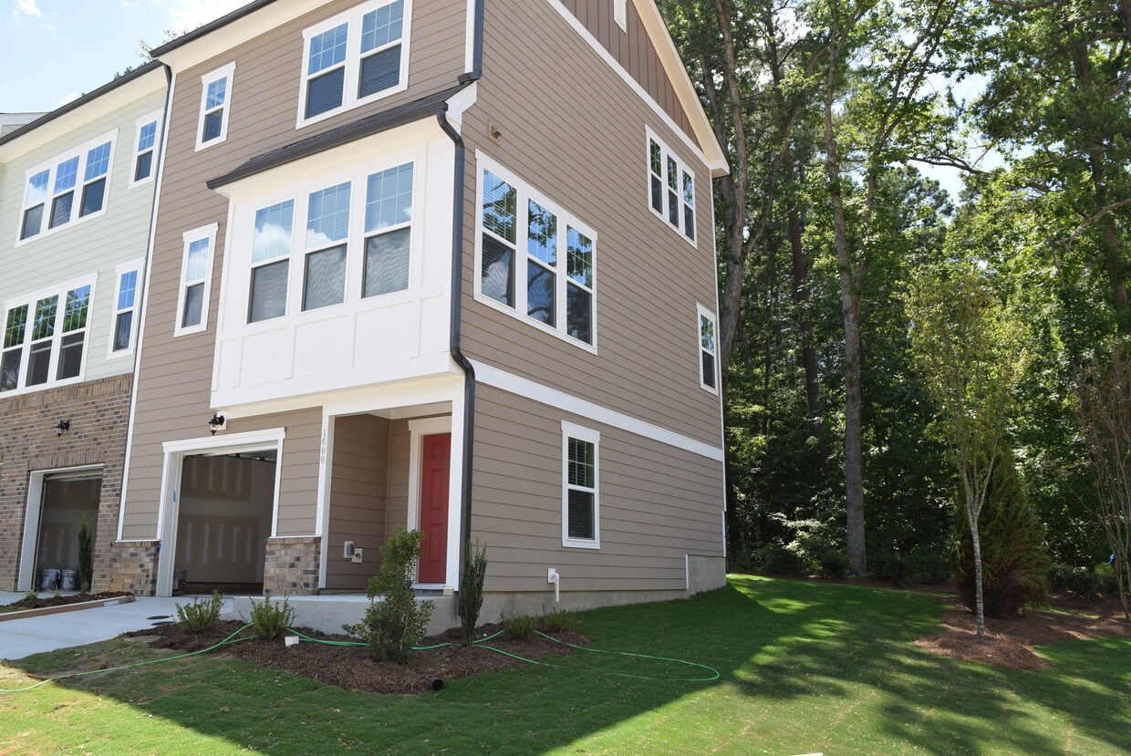 Foto principal - 1600 Topaz Ln