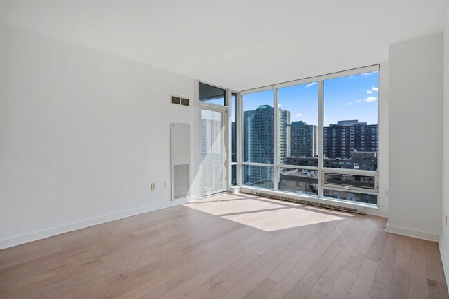 Foto del edificio - 20 Newport Pkwy