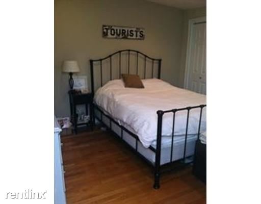 Building Photo - 2 br, 1 bath  - 42 Elm St