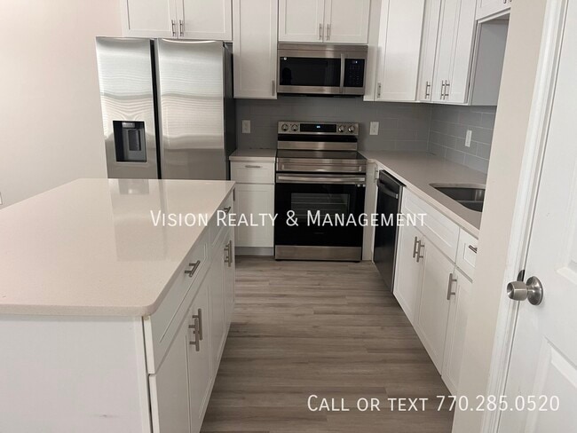 Foto del edificio - 8332 Triple Crown Dr