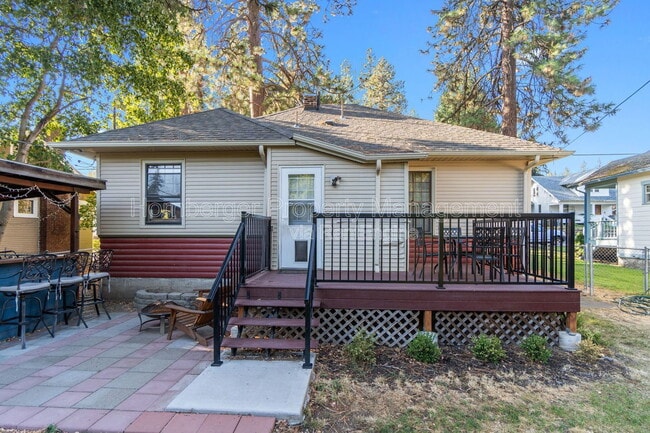 Building Photo - 1311 E 16th Ave