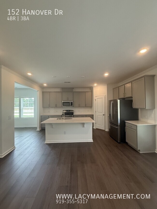 Building Photo - 152 Hanover Dr