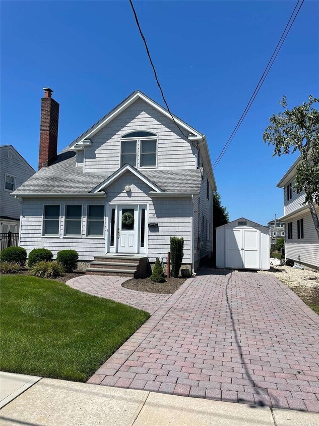 151 Biltmore Blvd, Massapequa, NY 11758 House Rental in Massapequa