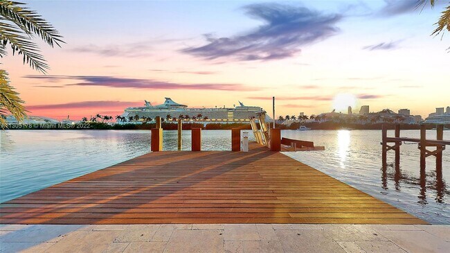 Foto del edificio - 260 S Coconut Ln