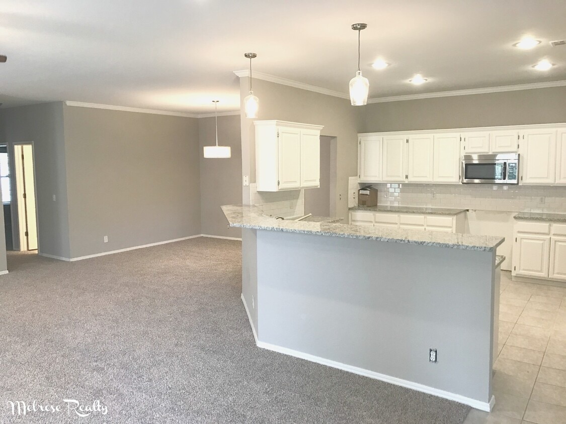 Primary Photo - Gated Duplex in Southeast Edmond!
