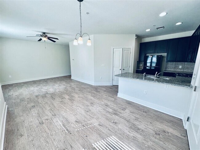 Foto del edificio - 2216 Creekside Ln