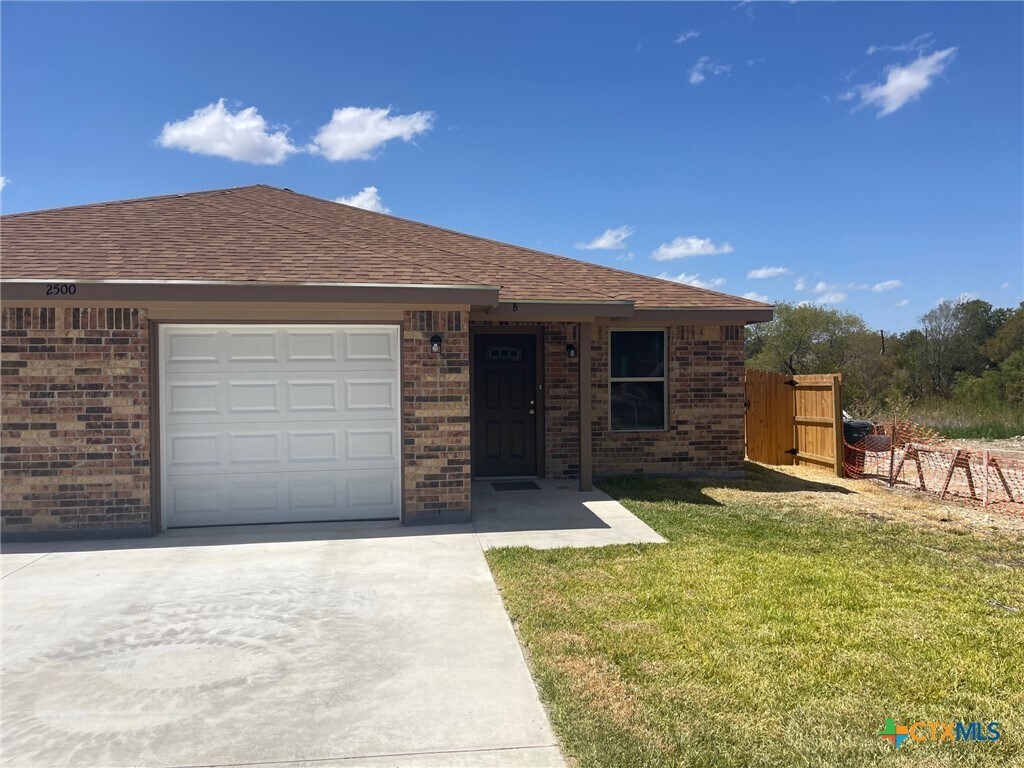 Foto principal - 2500 Westcliff Rd
