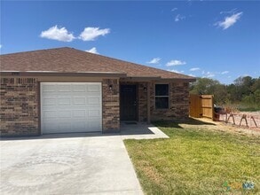 Building Photo - 2500 Westcliff Rd