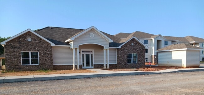 Building Photo - Sumner Pointe