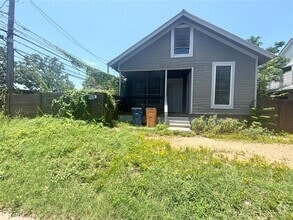 Building Photo - 2410 E 12th St