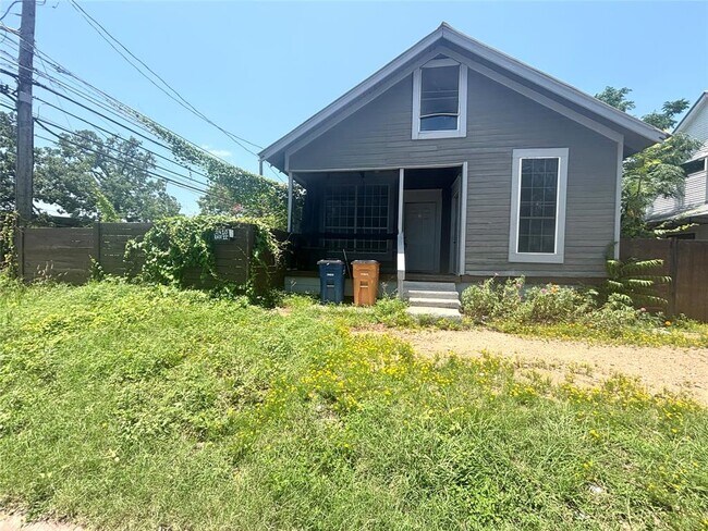 Foto del edificio - 2410 E 12th St