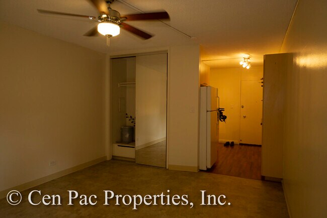 Foto del edificio - Studio in Waikiki, with 1 parking stall