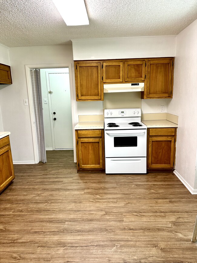 Building Photo - 130 Cedarbrook Dr