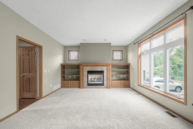 Foto del edificio - 10543 Noble Cir N